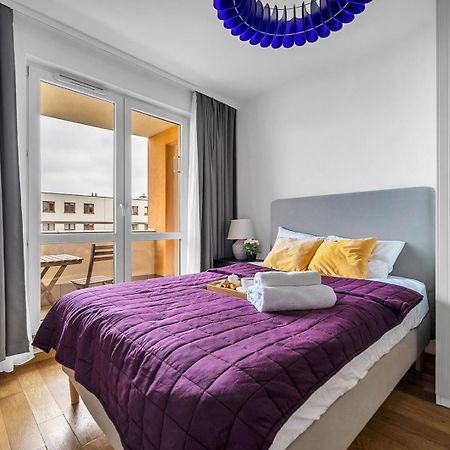 Wola Tower - 60M2, Balcony With City View, Parks Nearby - By Rentujemy Varšava Exteriér fotografie